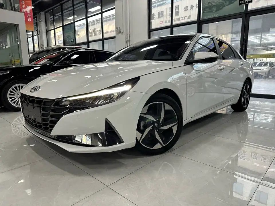 Hyundai Elantra 1.5L CVT LUX Black Knight Limited Edition 2022