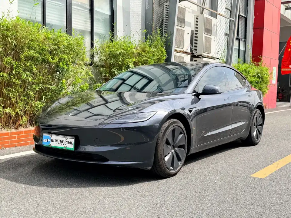 Tesla Model 3 Long Range All-Wheel Drive 2024