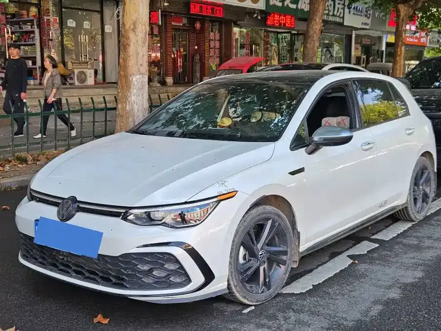 Volkswagen Golf Model 280TSI DSG R-Line 2023
