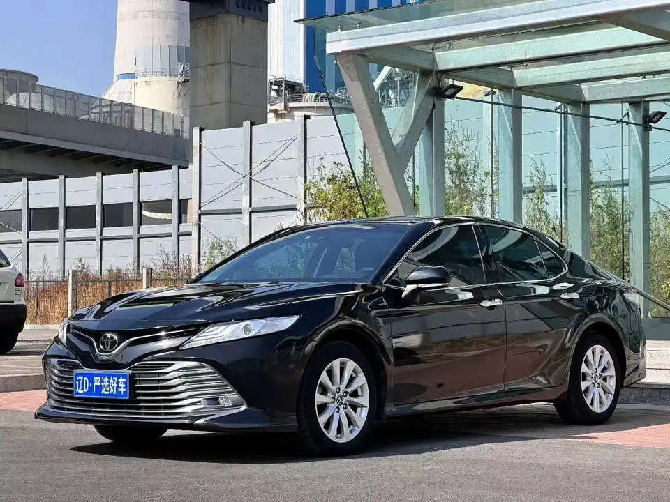 Toyota Camry 2.0G Luxury (China V) 2020