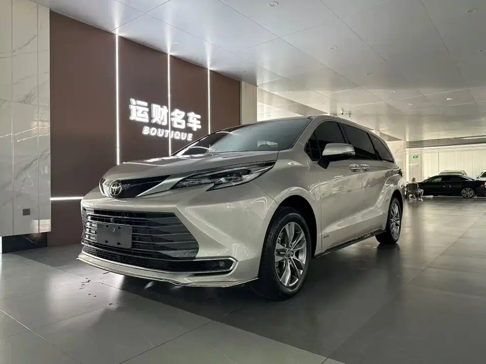 Toyota Sienna 2.5L Hybrid 4WD Premium Edition 2024