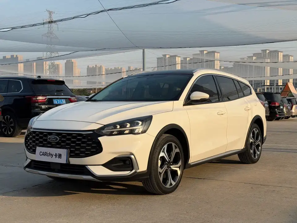Ford Focus Shooting Brake EcoBoost 180 Auto Hunter 2022