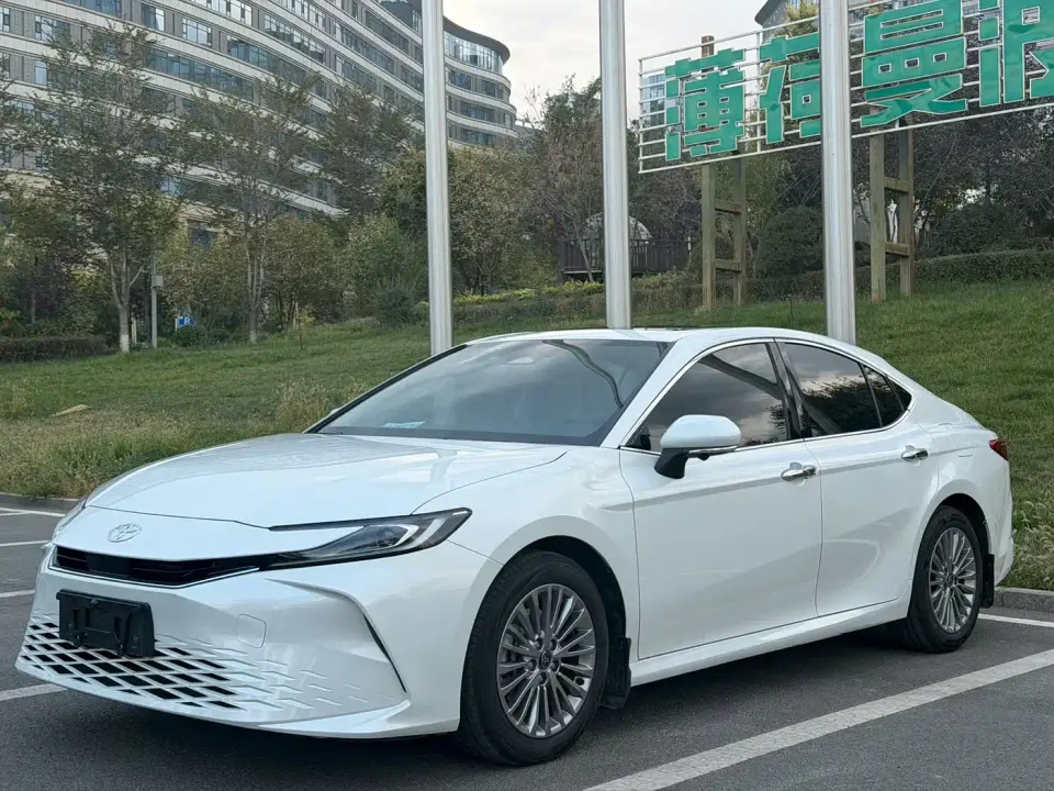 Toyota Camry Hybrid 2.0HGVP Luxury Edition 2026