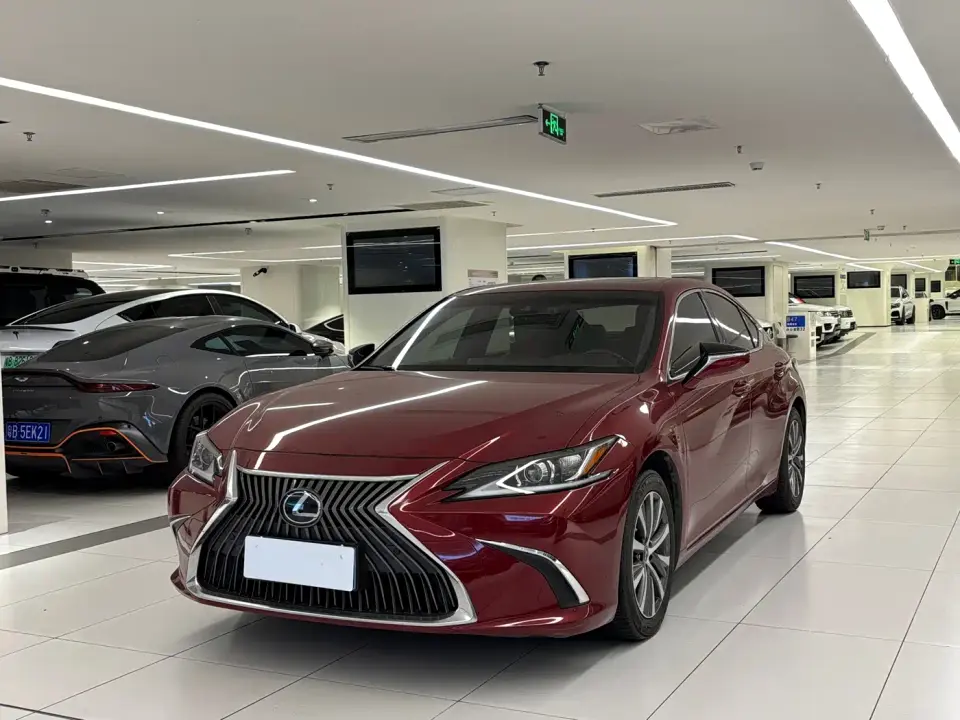 Lexus ES 200 Excellence 2020