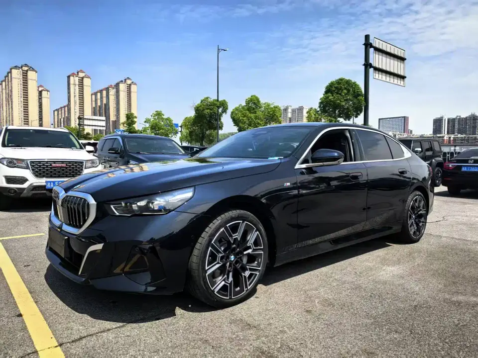 BMW 5 Series 530Li Premium M Sport Package 2025