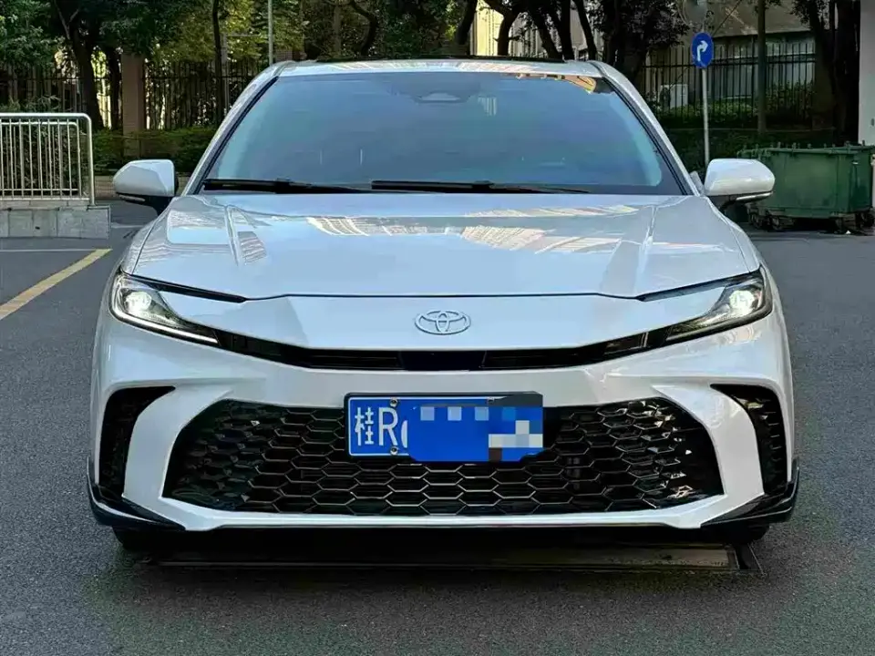 Toyota Camry Dual Engine 2.0HG Glory Edition 2026