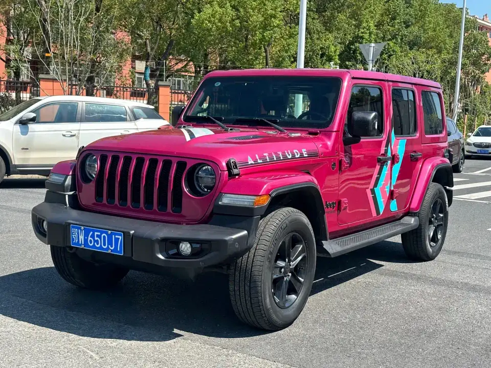 Jeep Wrangler 2.0T Highland Bahamas Pink Sand Special 2024