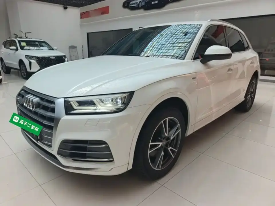 Audi Q5L Facelift 40 TFSI Honor Fashion 2021
