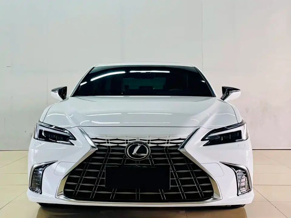 Lexus ES 200 Ultimate Edition 2026