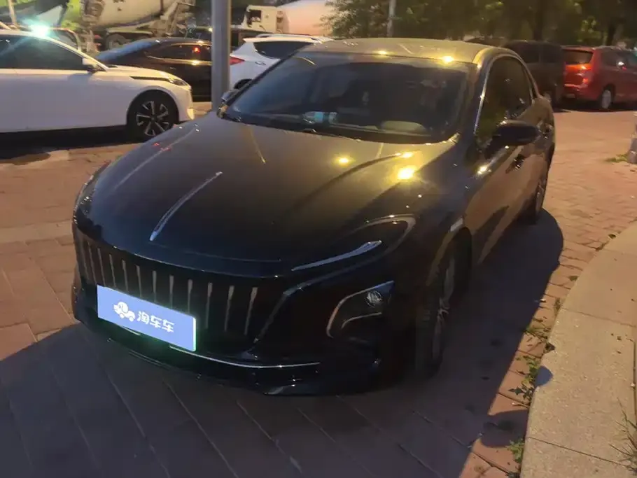 Hongqi E-QM5 431km Charging Enjoyment Edition 2023