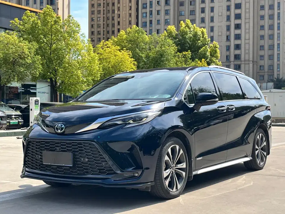 Toyota Granvia 2.5L Hybrid Flagship VIP Edition 2023