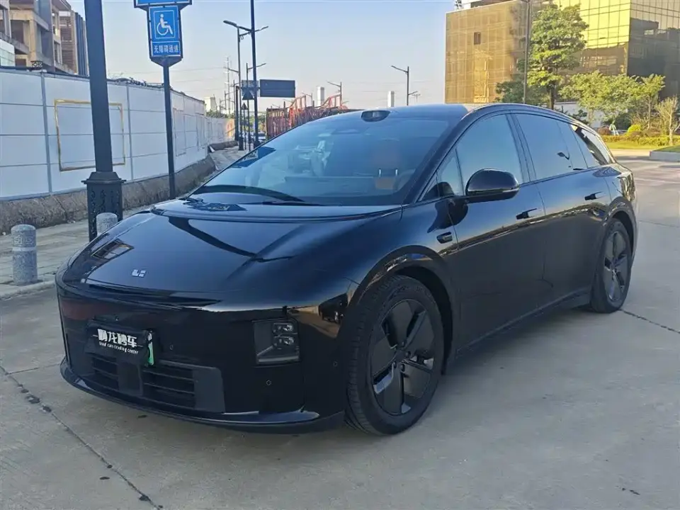 Li Auto i6 2WD Base Model 2026