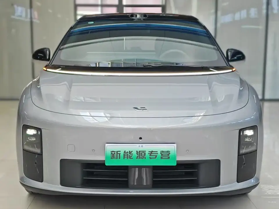 Li Auto i6 4WD Base Model 2026