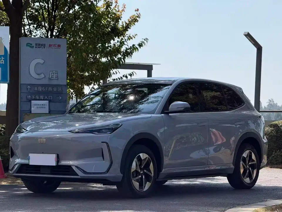 Geely Galaxy Galaxy E5 440km Start Edition 2025