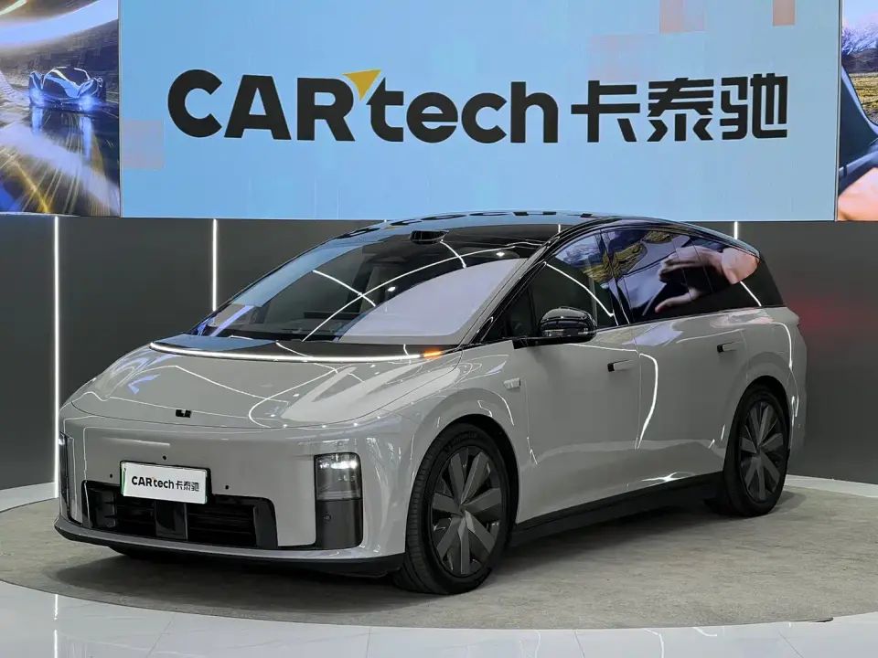 Li Auto Li i8 Standard Edition 2025