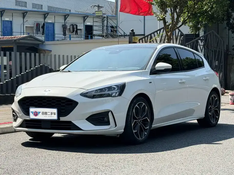 Ford Focus Hatchback EcoBoost 180 Automatic ST Line 2020