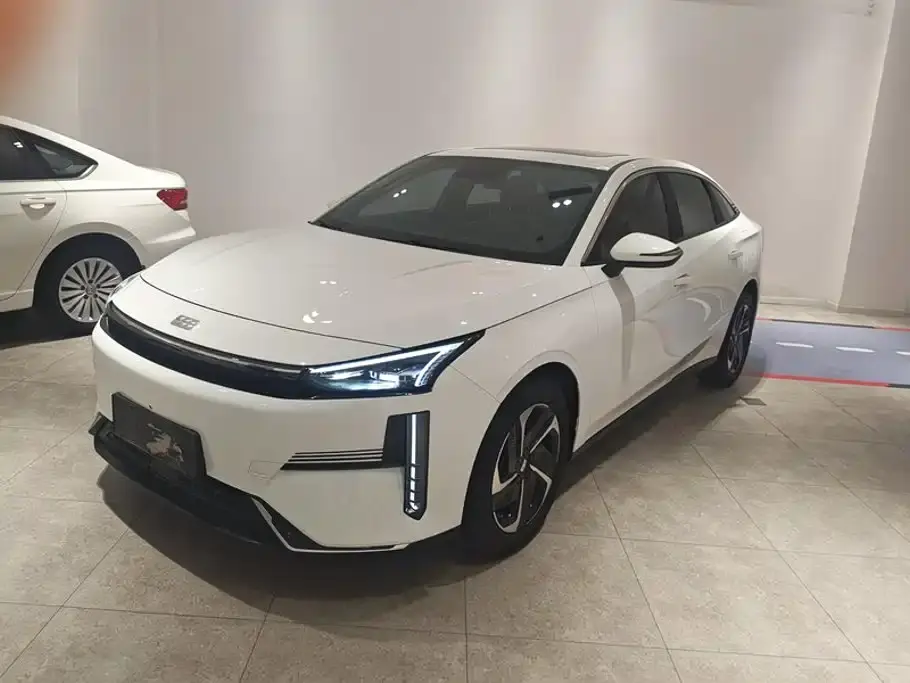 Geely Galaxy Galaxy L6 60km PLUS 2024
