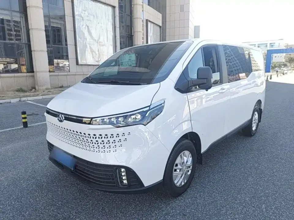 SAIC Maxus Xintu V70 Model 2.0T Elite Manual Short Wheelbase Low Roof 5/6 Seats (125Ps) 2024