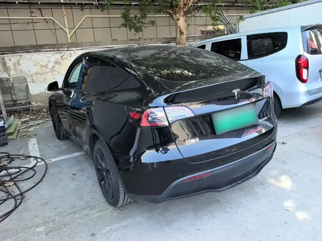 Tesla Model Y Facelift Rear-Wheel Drive Version 2023 — фото 5