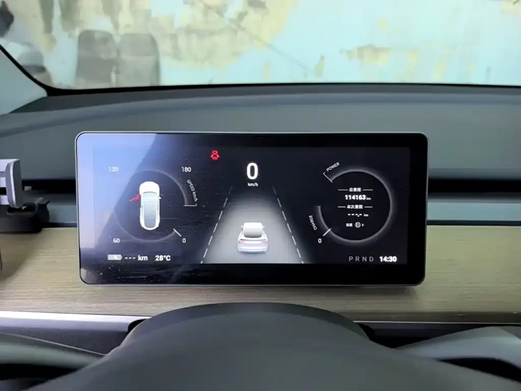 Tesla Model Y Facelift Rear-Wheel Drive Version 2023 — фото 12