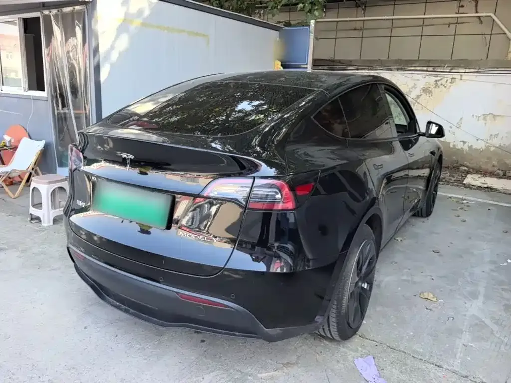Tesla Model Y Facelift Rear-Wheel Drive Version 2023 — фото 7