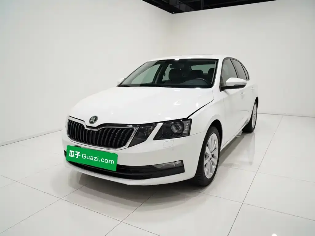 Skoda Octavia 1.5L Manual Standard China VI 2020 — фото 2