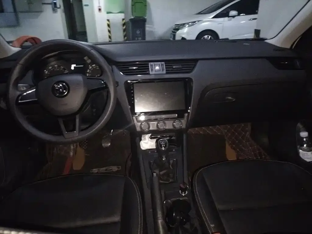 Skoda Octavia 1.5L Manual Standard China VI 2020 — фото 13