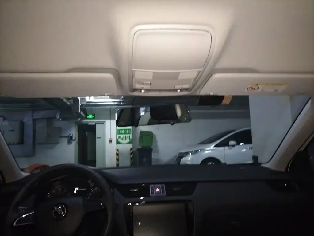 Skoda Octavia 1.5L Manual Standard China VI 2020 — фото 9