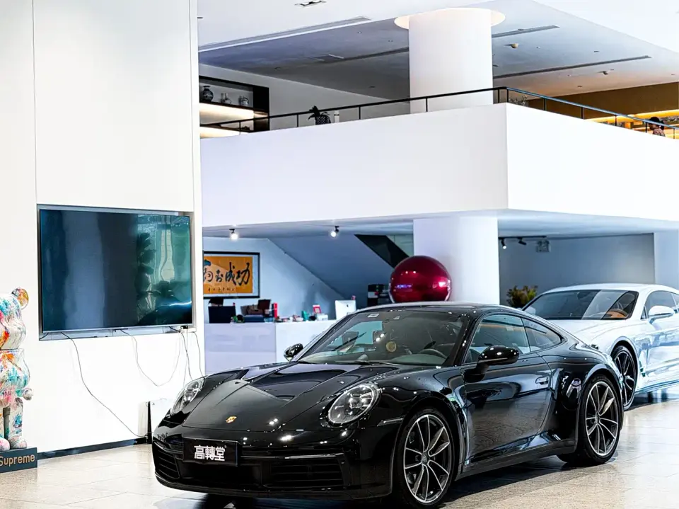 Porsche 911 Carrera 3.0T 2024