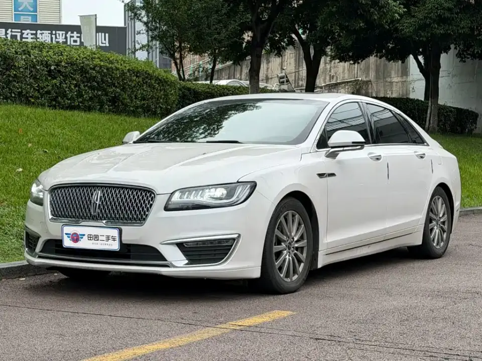 Lincoln MKZ 2.0T Premium Edition 2020
