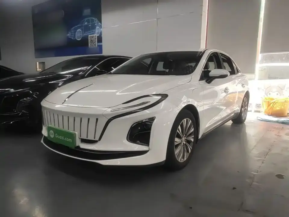 Hongqi E-QM5 Model 450km Travel Edition 2024