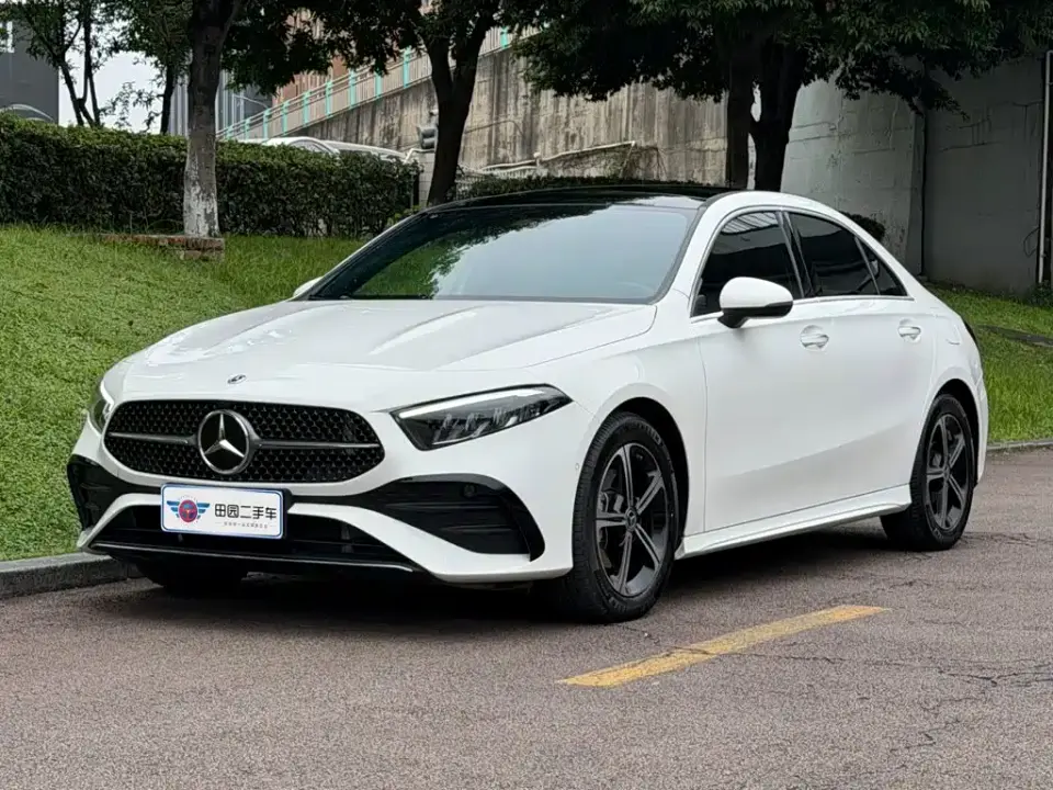 Mercedes-Benz A-Class A 200 L Fashion Edition 2024