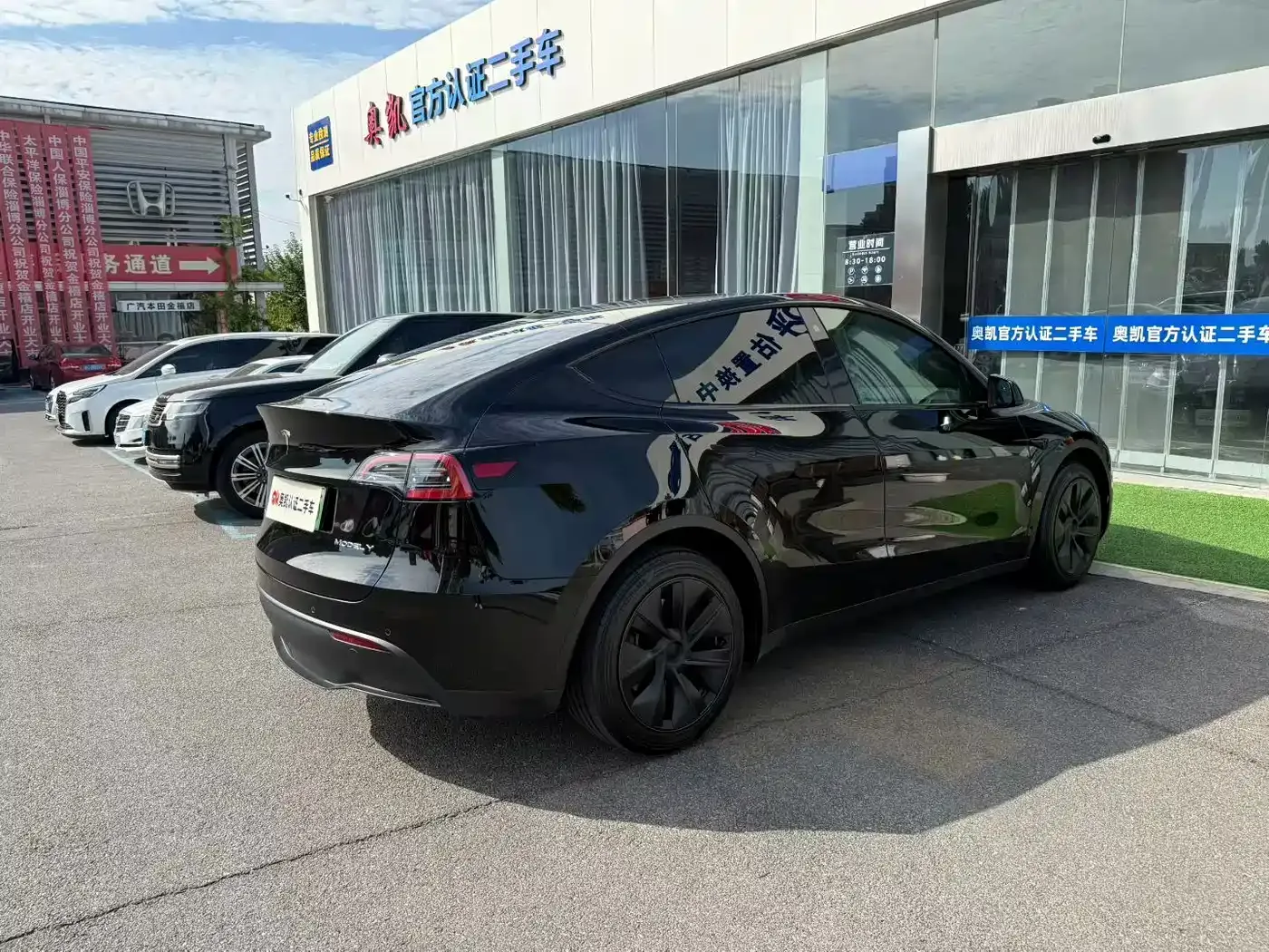 Tesla Model Y Long Range All-Wheel Drive Edition 2024 — фото 7