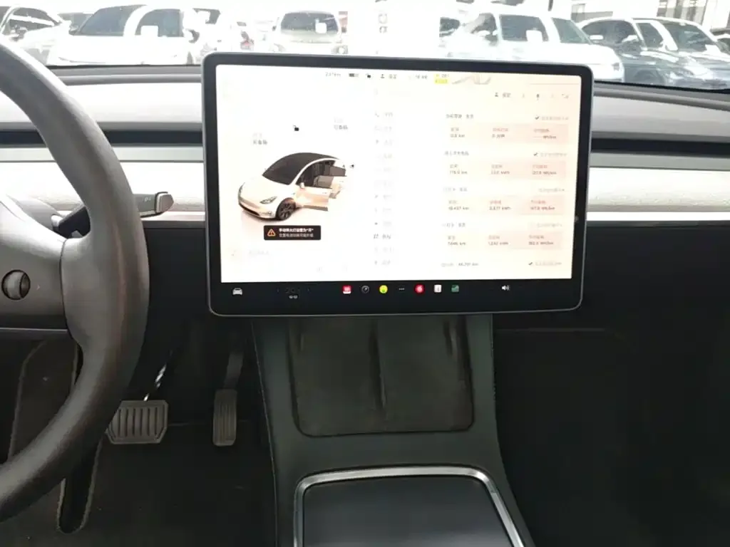 Tesla Model Y Rear-Wheel Drive Version 2024 — фото 13