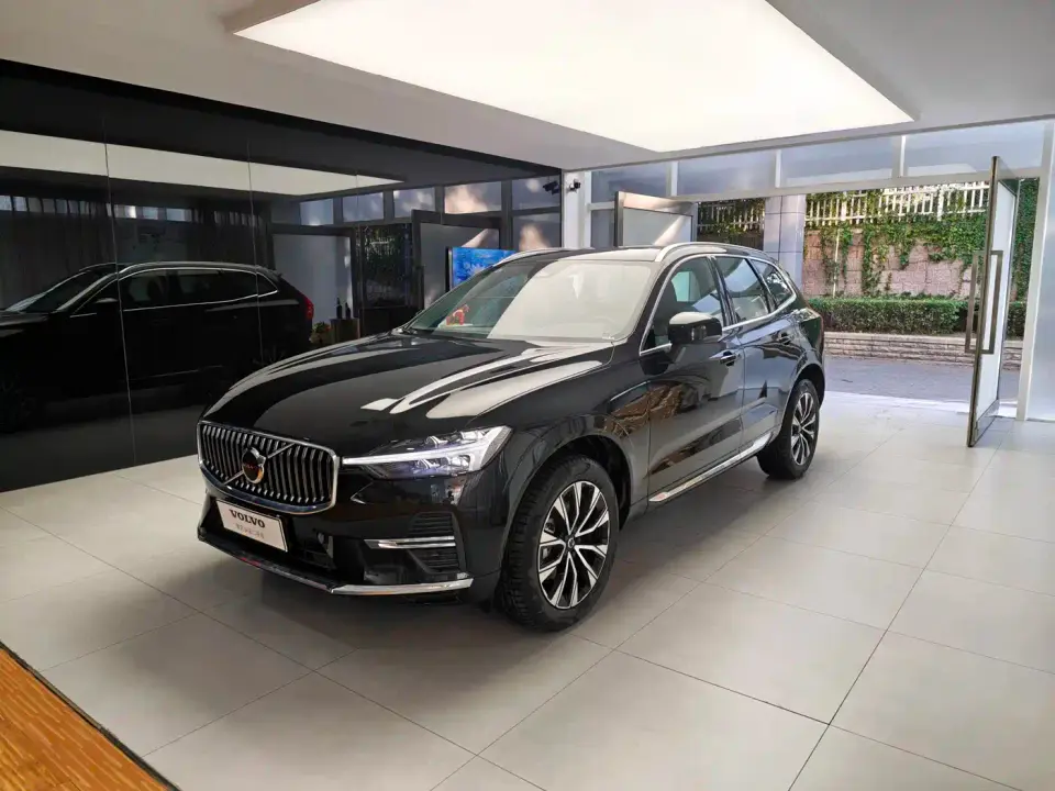 Volvo XC60 B5 AWD Smart Elite Luxury Edition 2025