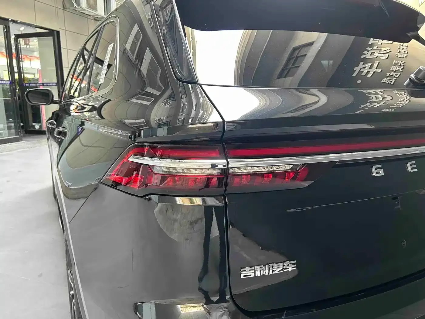 Geely Xingyue L Oriental Glory 2.0TD Automatic Star Collector Edition 2025 — фото 2