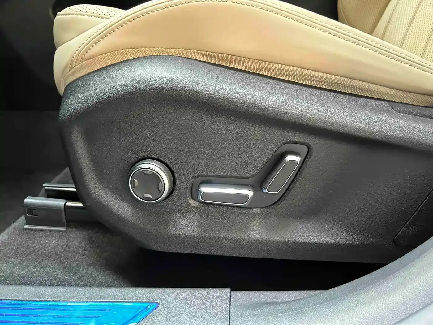 Geely Xingyue L Oriental Glory 2.0TD Automatic Star Collector Edition 2025 — фото 13