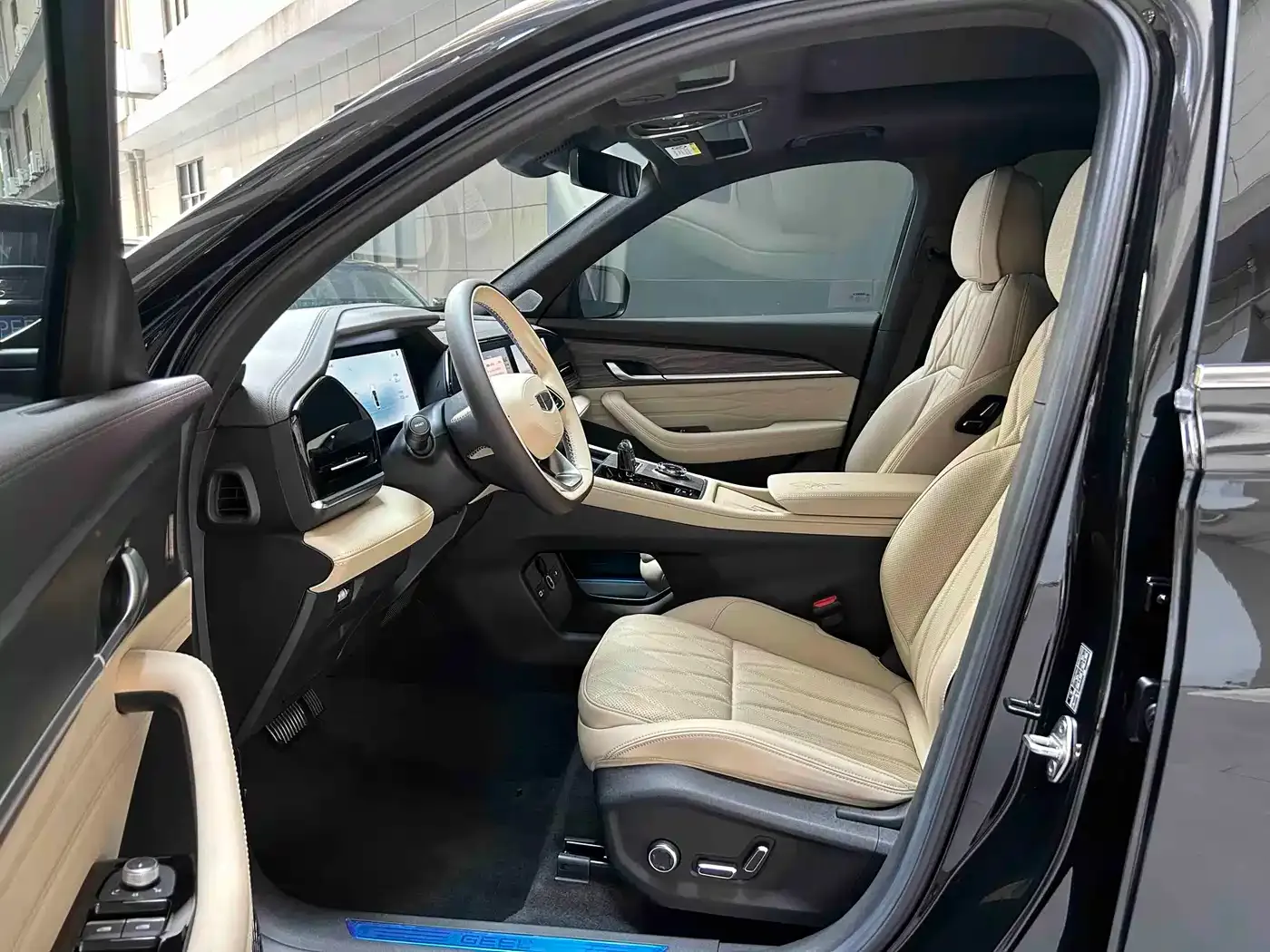 Geely Xingyue L Oriental Glory 2.0TD Automatic Star Collector Edition 2025 — фото 17