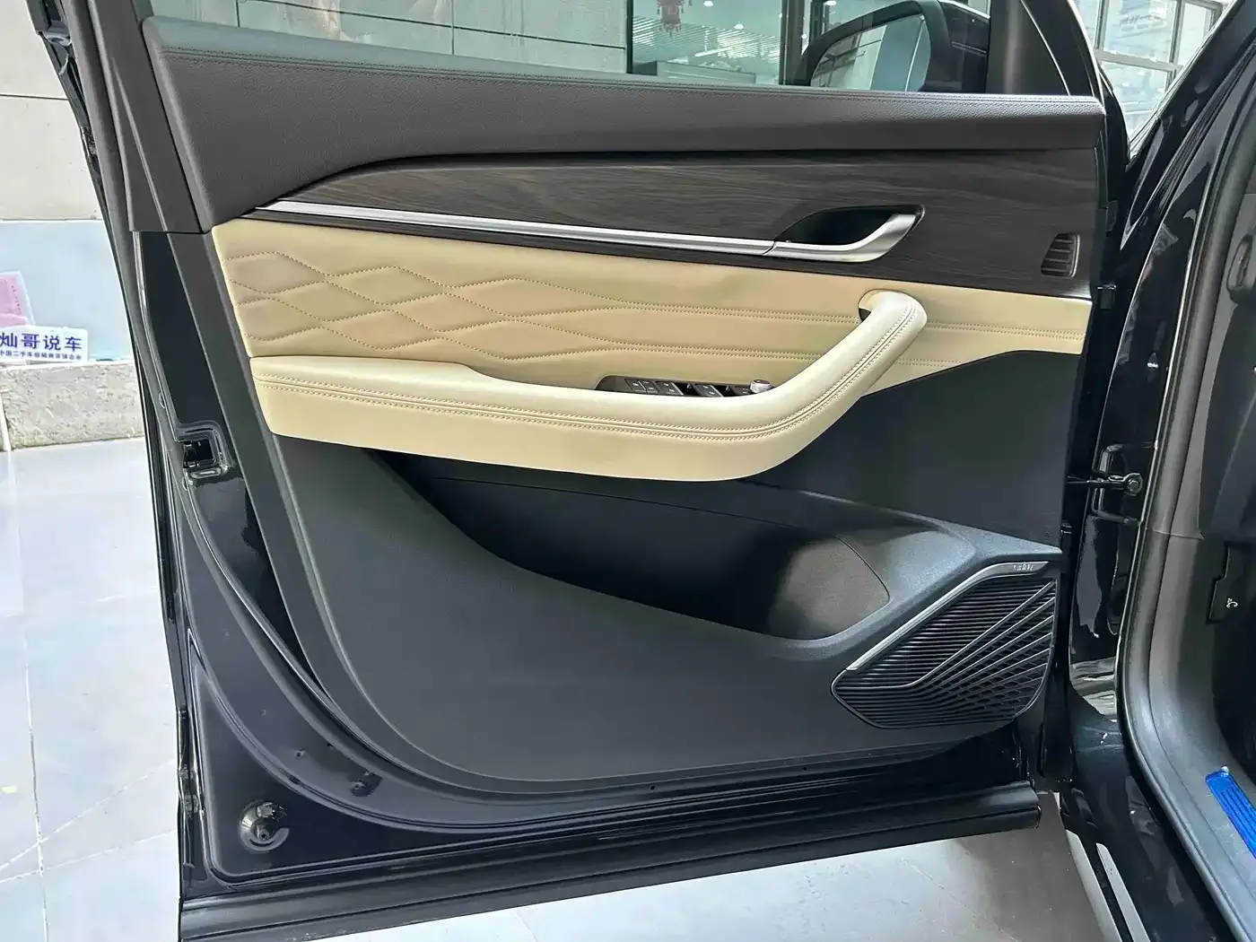 Geely Xingyue L Oriental Glory 2.0TD Automatic Star Collector Edition 2025 — фото 15