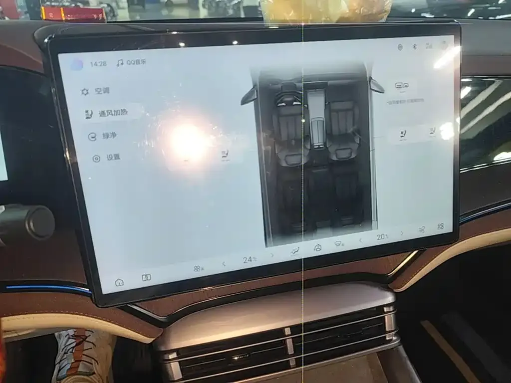 BYD Seal DM-i 1.5T 121km Premium 2024 — фото 13