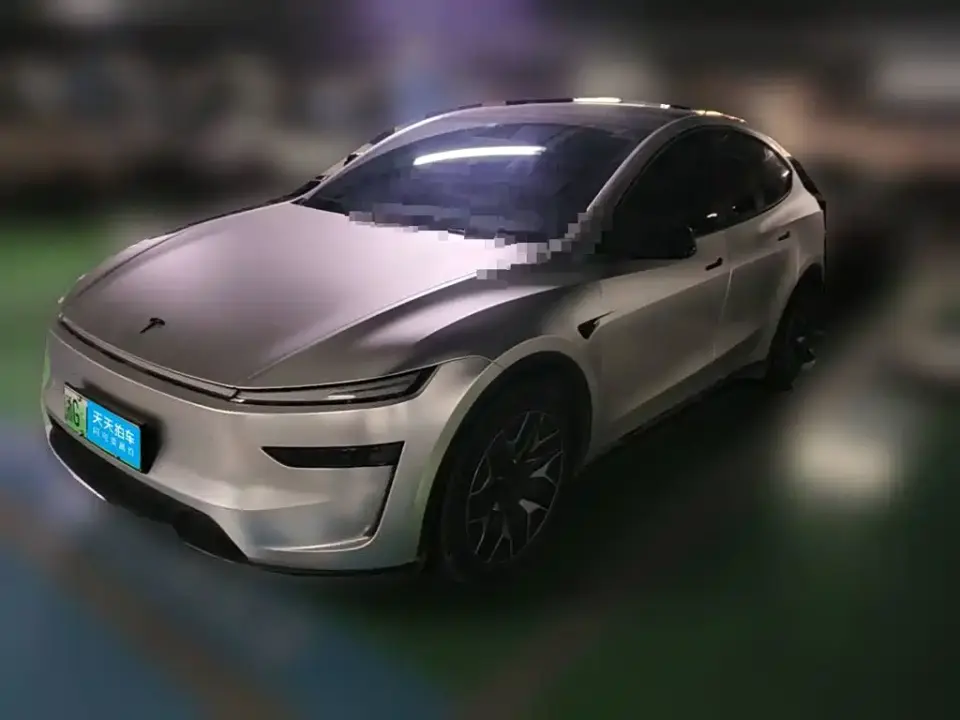 Tesla Model Y L Facelift Long Range AWD 2025