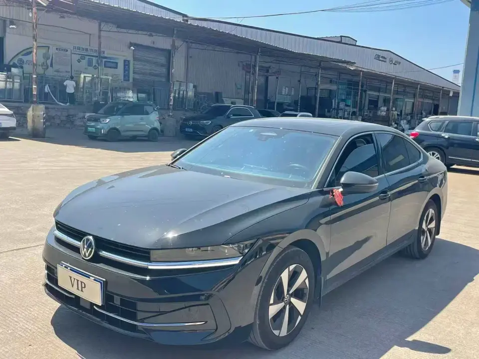 Volkswagen Magotan 300TSI Premium Edition Eye-catcher 2026