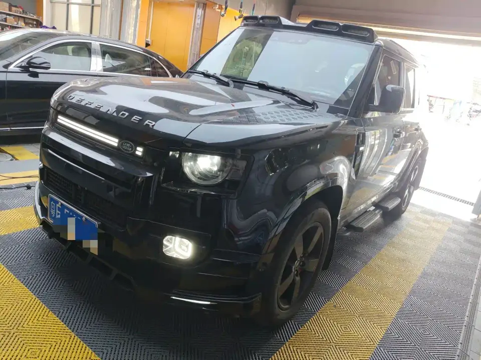 Land Rover Defender 110 3.0T P400 -Dynamic HSE 2025