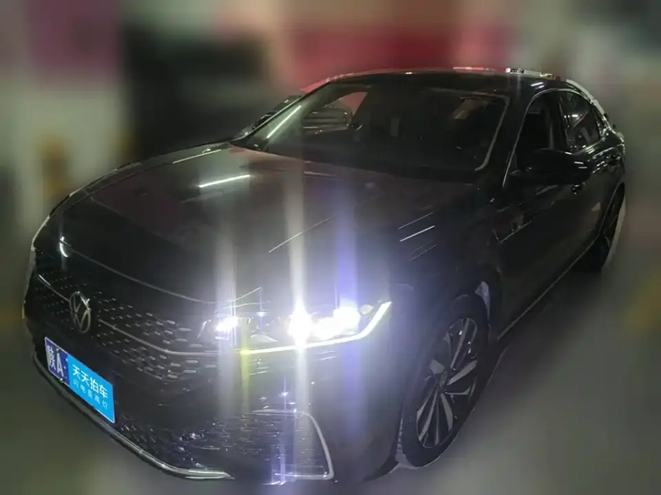 Volkswagen Passat 330TSI Starlight Elite Edition 2022