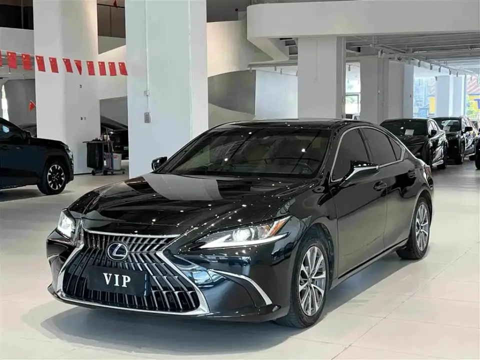 Lexus ES 200 Luxury Edition 2022