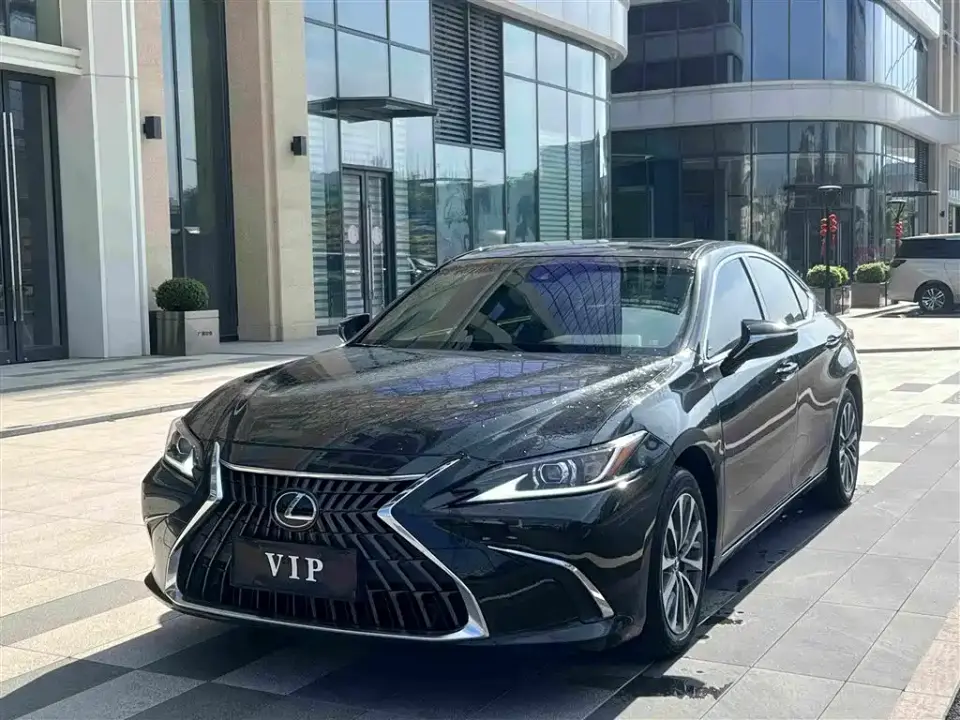 Lexus ES 200 Luxury Edition 2022