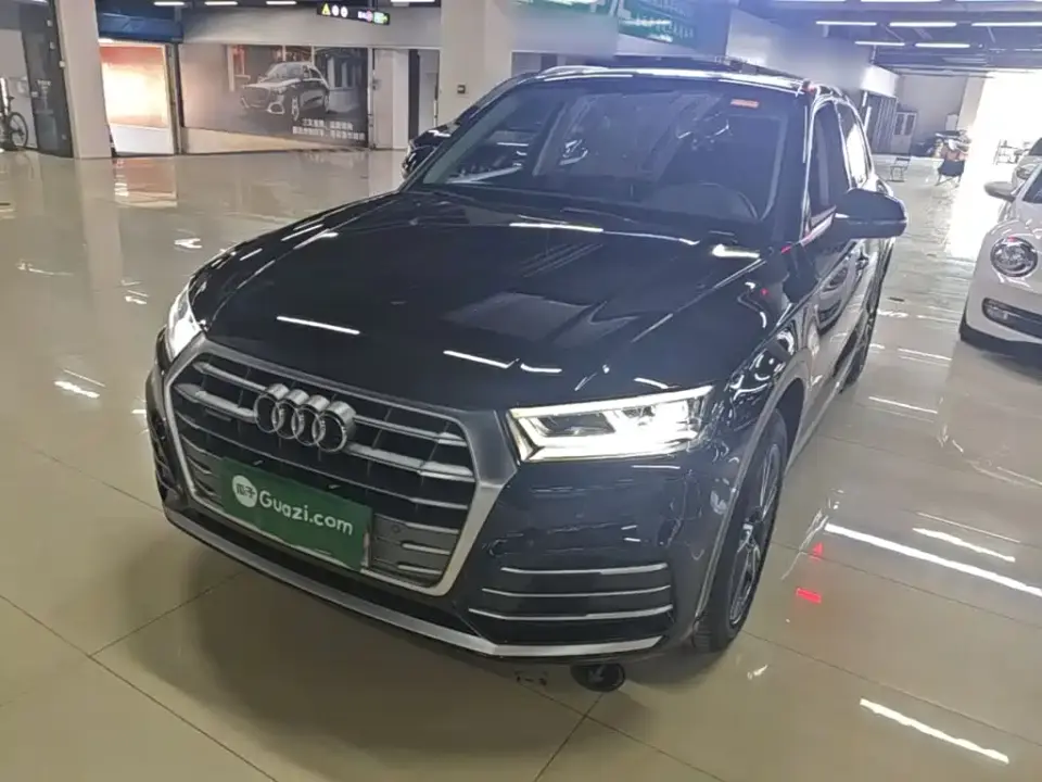 Audi Q5L Facelift 40 TFSI Honor Fashion 2021