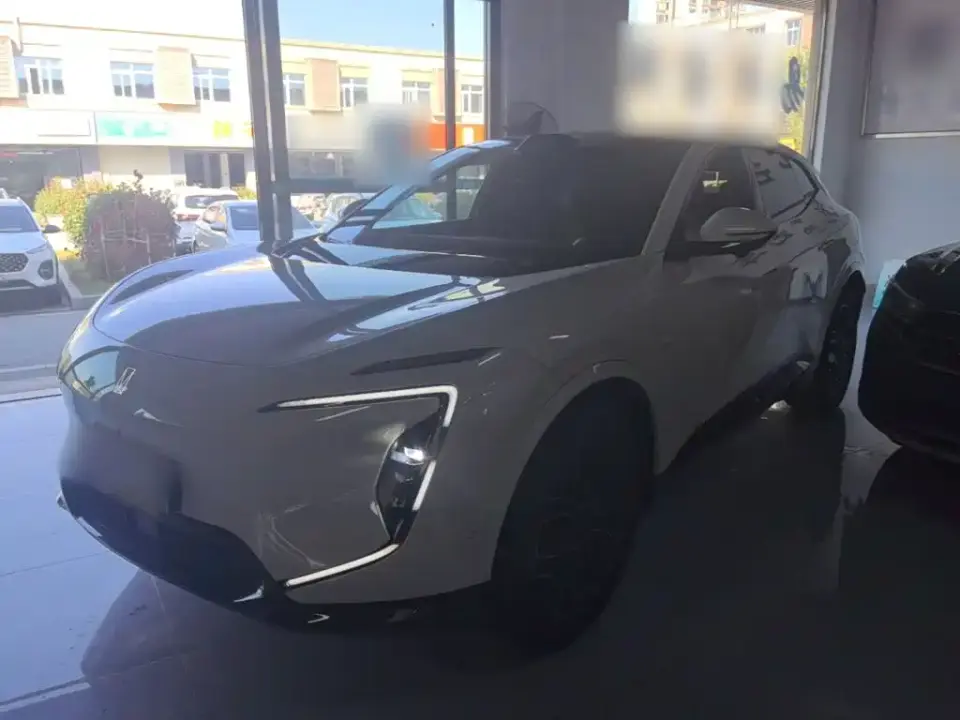Avatr 07 model Ultra EV AWD 2025
