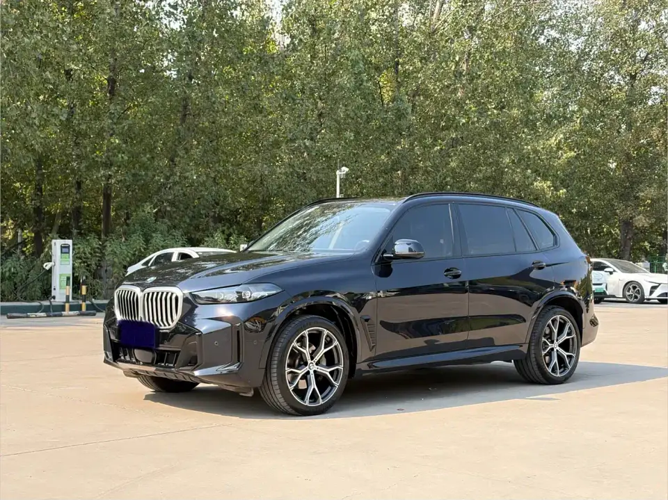 BMW X5 xDrive 30Li Premium M Sport Black Night Package 2025
