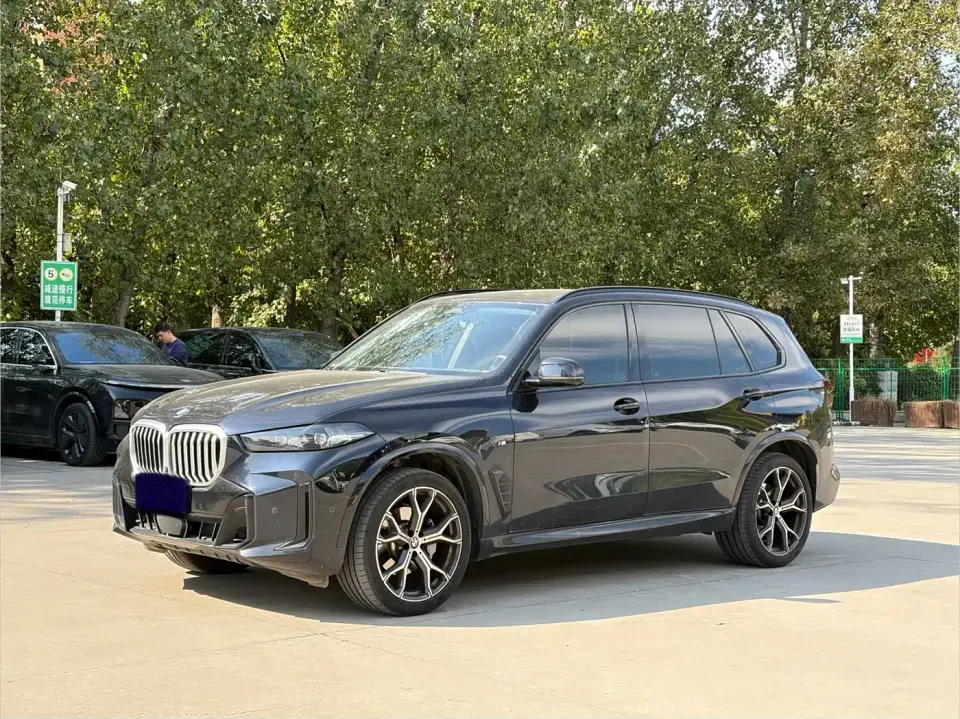 BMW X5 xDrive 30Li Premium M Sport Black Night Package 2025